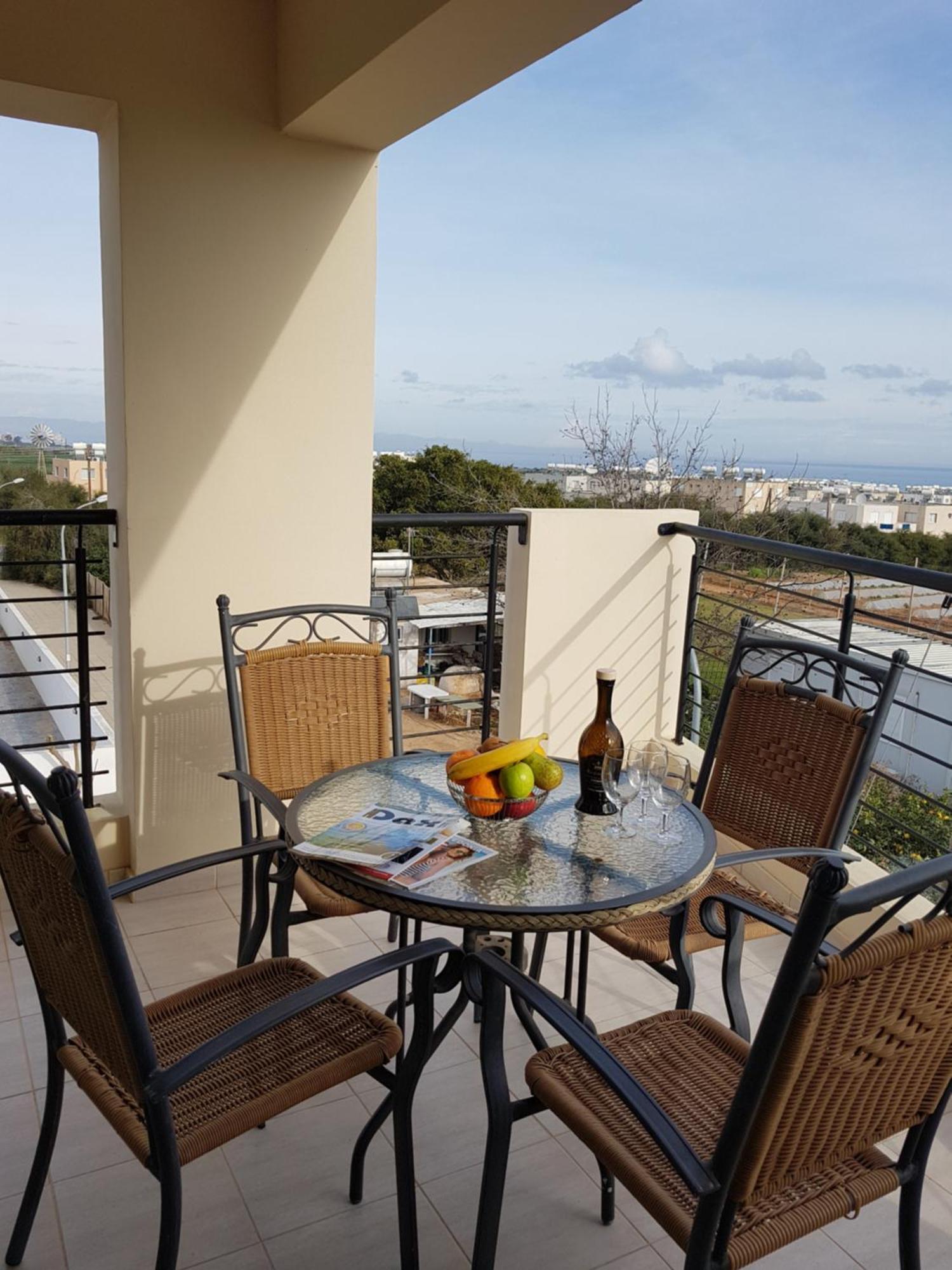 Holiday Apartment With Sea View Paralimni Exterior photo